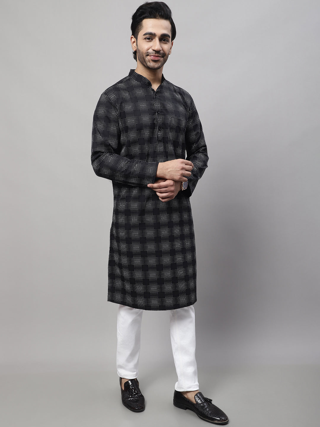 Even Apparels Black Pure Cotton Kurta With Band Collar | Swadesiicart