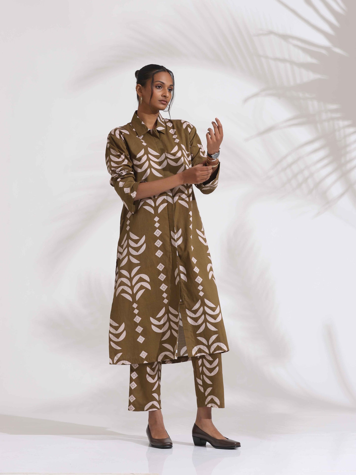 trueBrowns Olive Green Cotton Stripe Print Shirt Kurta Set | Swadesiicart