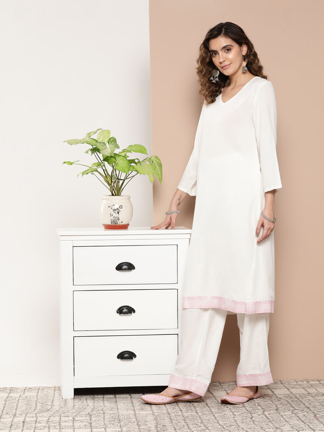 InWeave Women's Cream Straight Kurta Set W Pink White Print Organza Dupatta - Swadesiicart