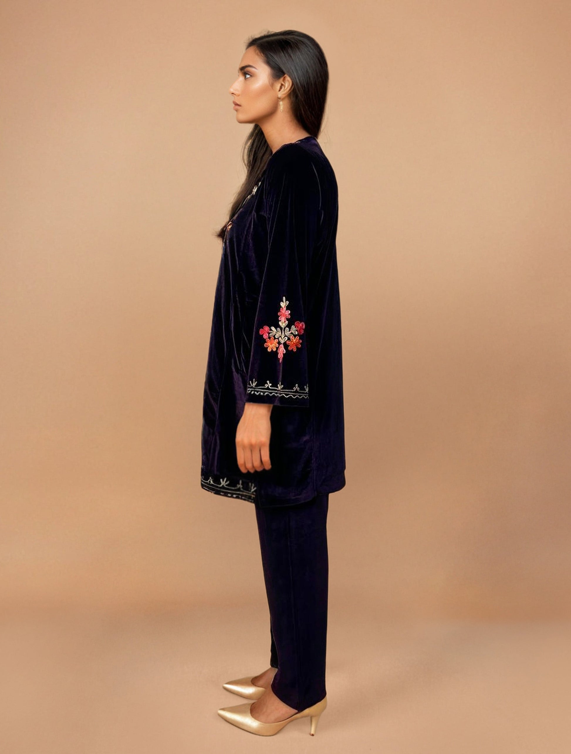 trueBrowns Purple Velvet Embroidered Co-ord Set - Swadesiicart