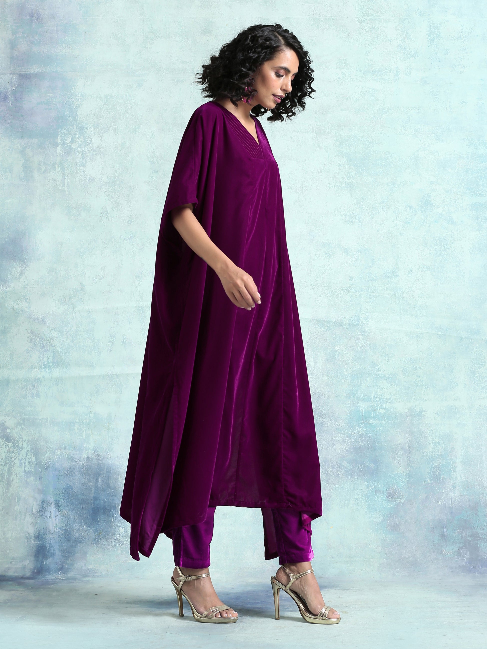 trueBrowns Wine Velvet Kaftan Kurta | Swadesiicart