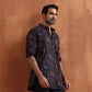 trueBrowns Men's Black Floral Printed Short Kurta | Swadesiicart