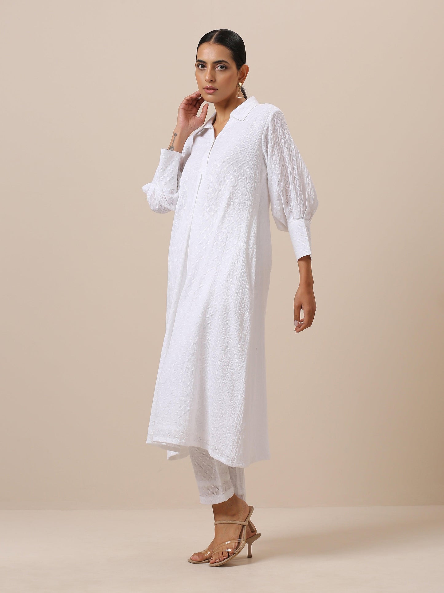 trueBrowns Cotton White Weave Collar Kurta Pant Set | Relove | Swadesiicart
