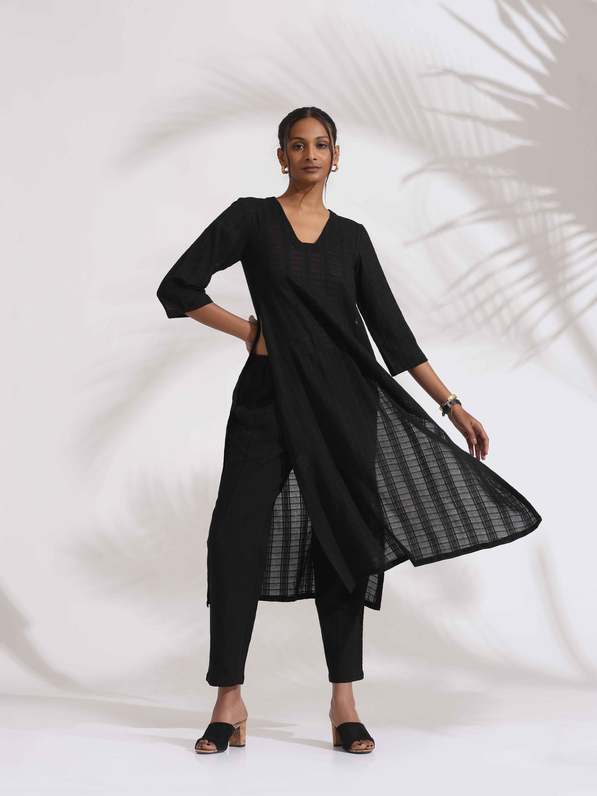 trueBrowns Black Cotton High Slit Kurta Set | Swadesiicart