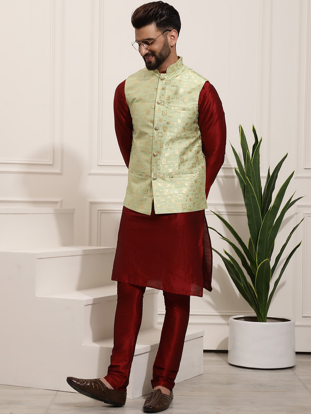 Sojanya Men Maroon Solid Kurta Set & Nehru Jacket | Swadesiicart
