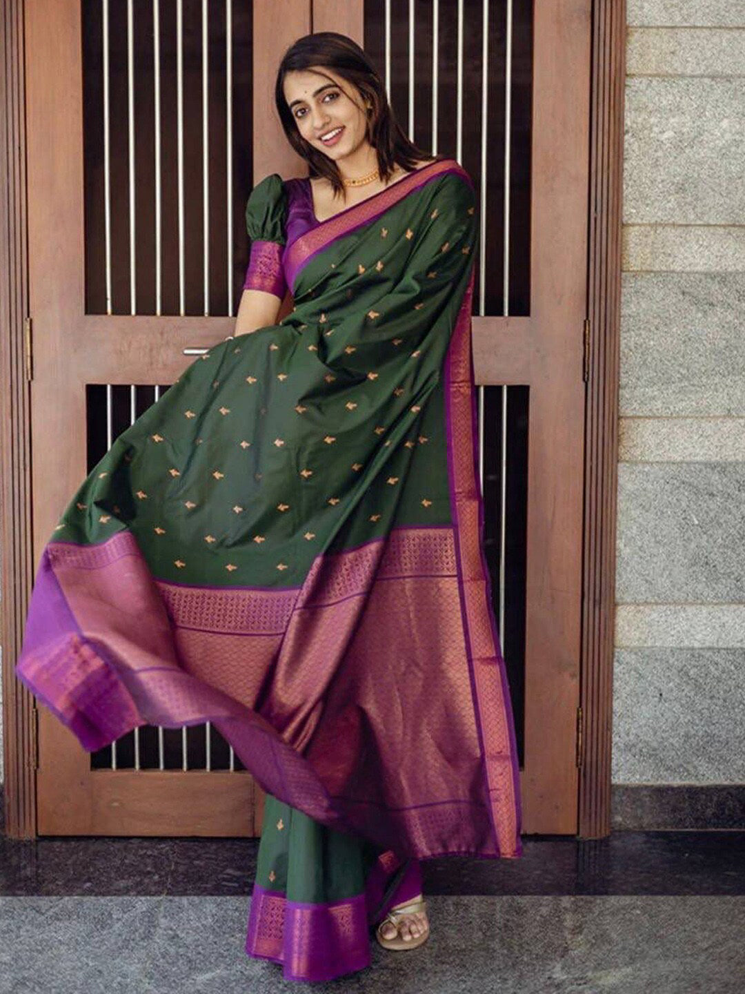 Kalini Ethnic Motifs Woven Design Zari Silk Blend Banarasi Saree | Swadesiicart