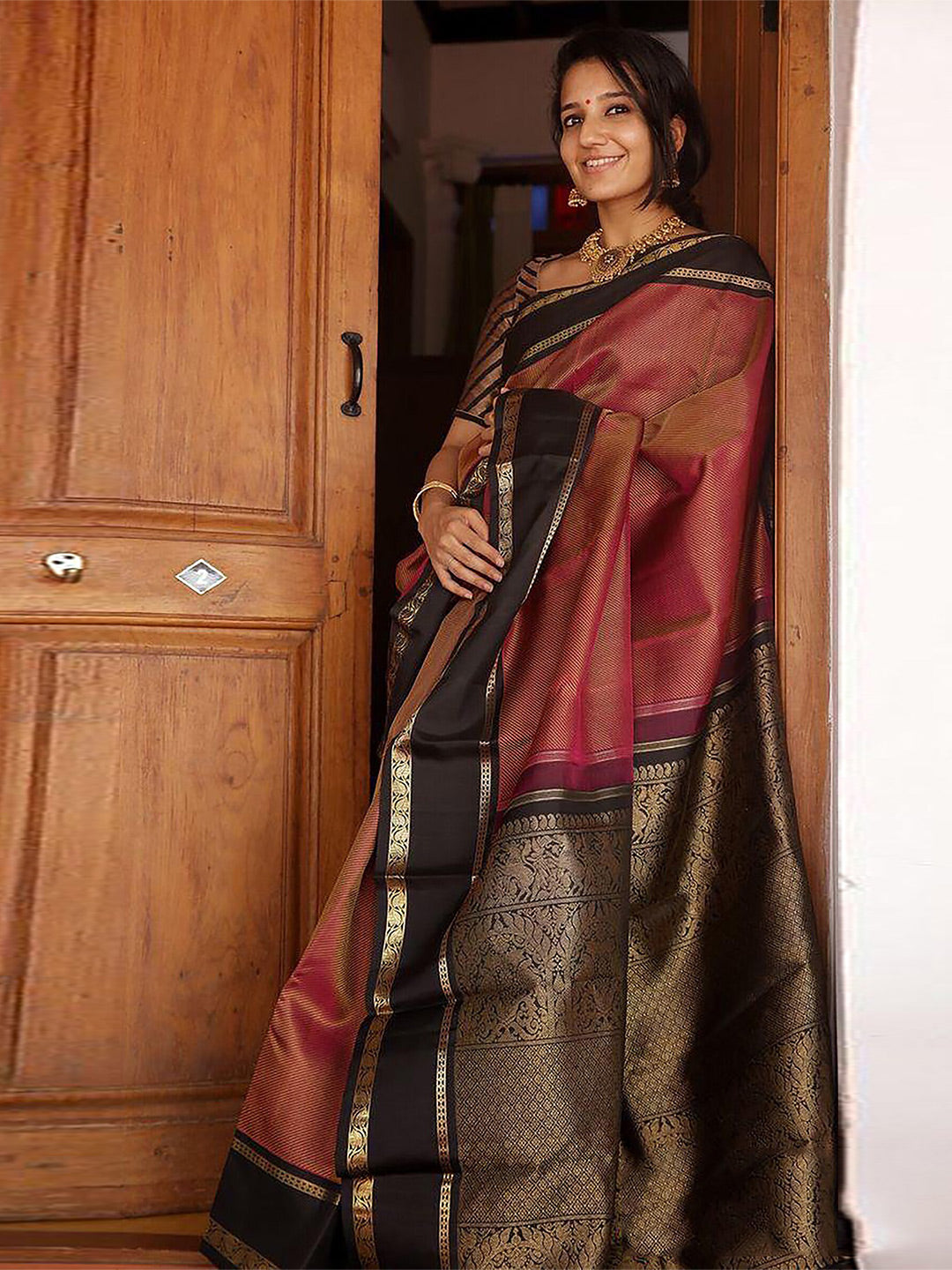 Kalini Floral Woven Design Zari Banarasi Saree | Swadesiicart