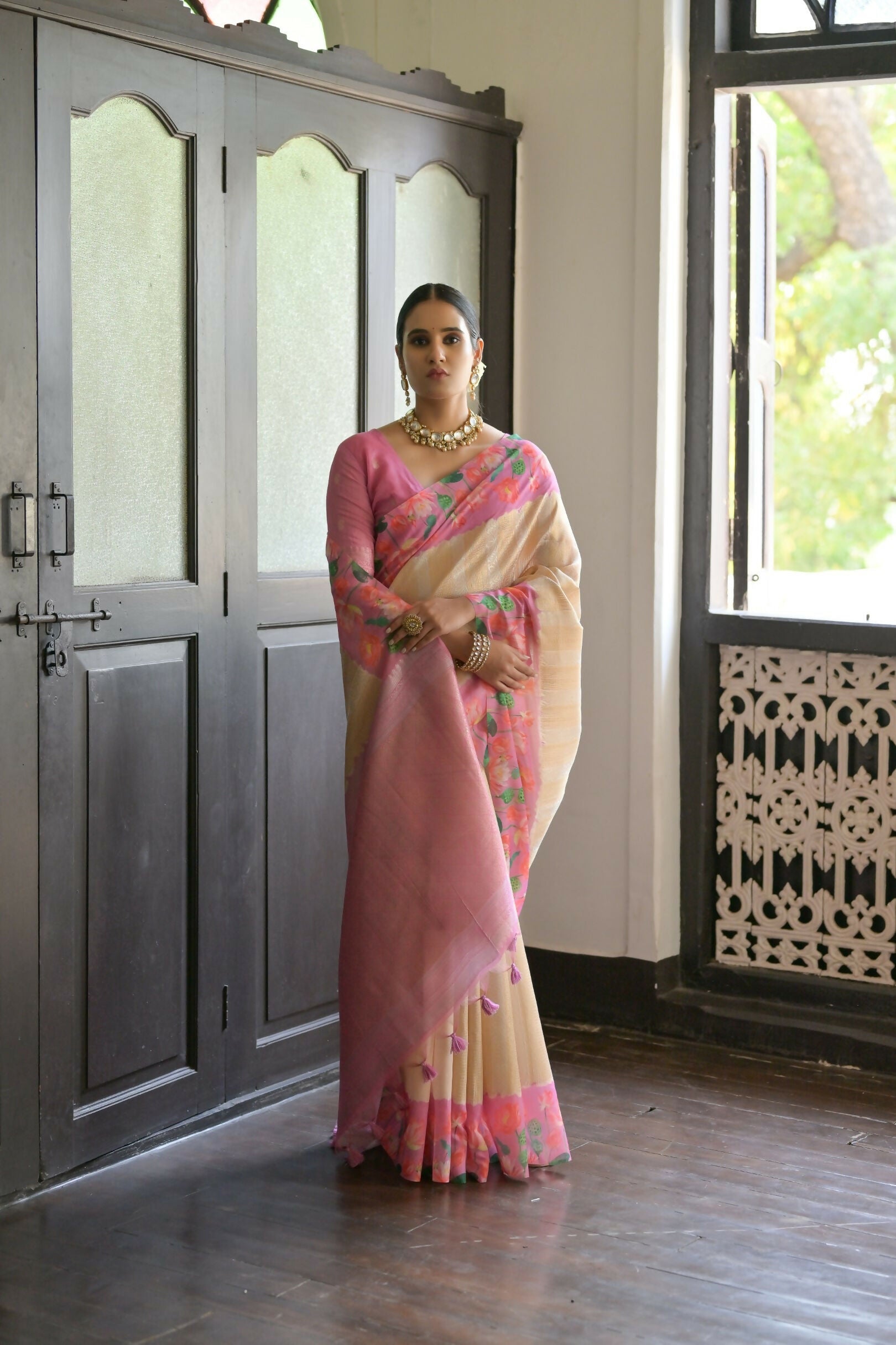 Vishnu Weaves Women's Pink Banarasi Silk Saree with Blouse - Swadesiicart
