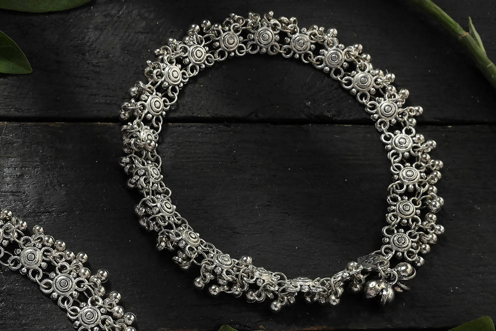 Mominos Fashion Kamal Johar Oxidised Silver Anklets For Bridal Wear | Swadesiicart