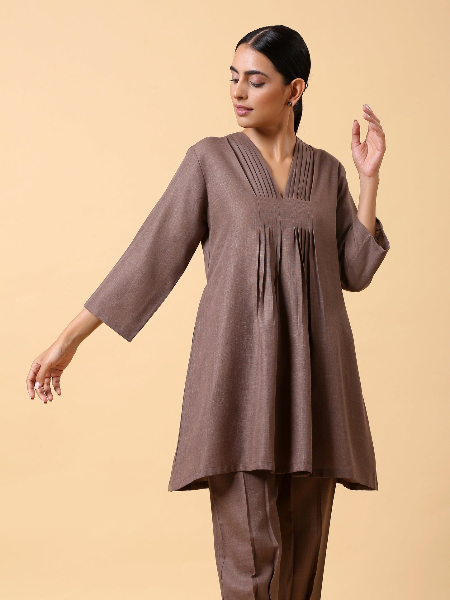 trueBrowns Cotton Linen Burnt Brown Pleated Co-Ord Set - Swadesiicart
