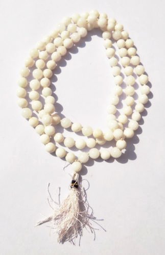 Kannssky White Hakik (Agate) Mala - Hindu Buddhist Prayer Beads | Swadesiicart