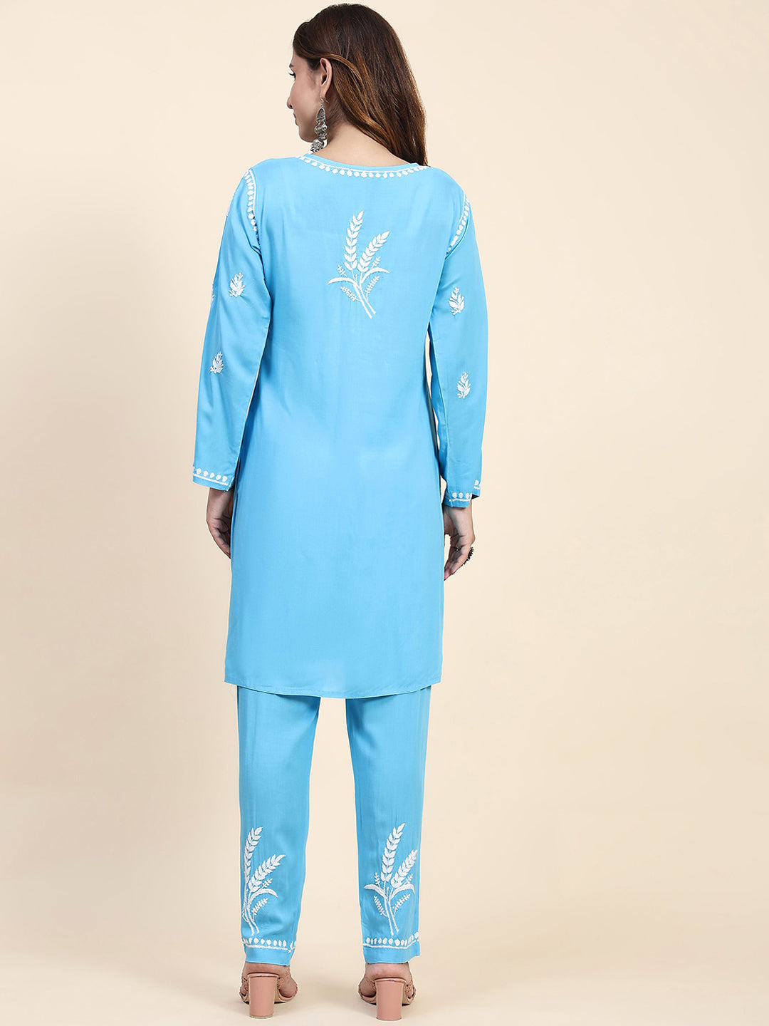 HOUSE OF KARI Floral Embroidered Chikankari Pure Cotton Straight Kurta With Trousers | Swadesiicart