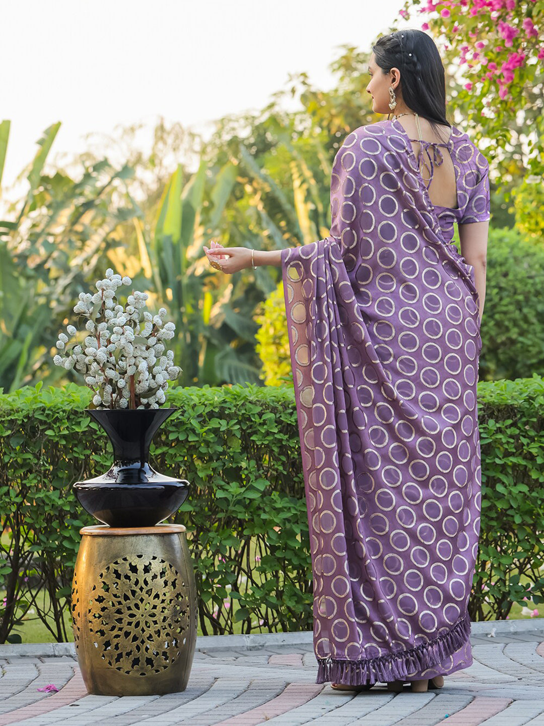 Tikhi Imli Geometric Woven Design Ready to Wear Saree | Swadesiicart