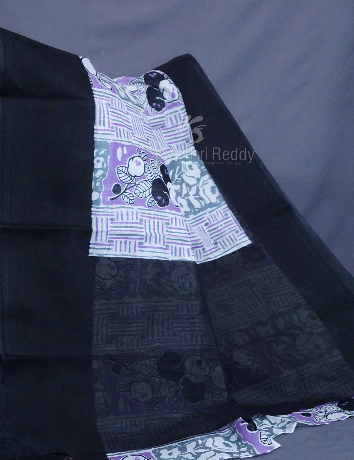 Shades of Lavender And Black Colour Floral Print Pure Mulmul Cotton Saree By Gayathri Reddy Designer Studio | Swadesiicart