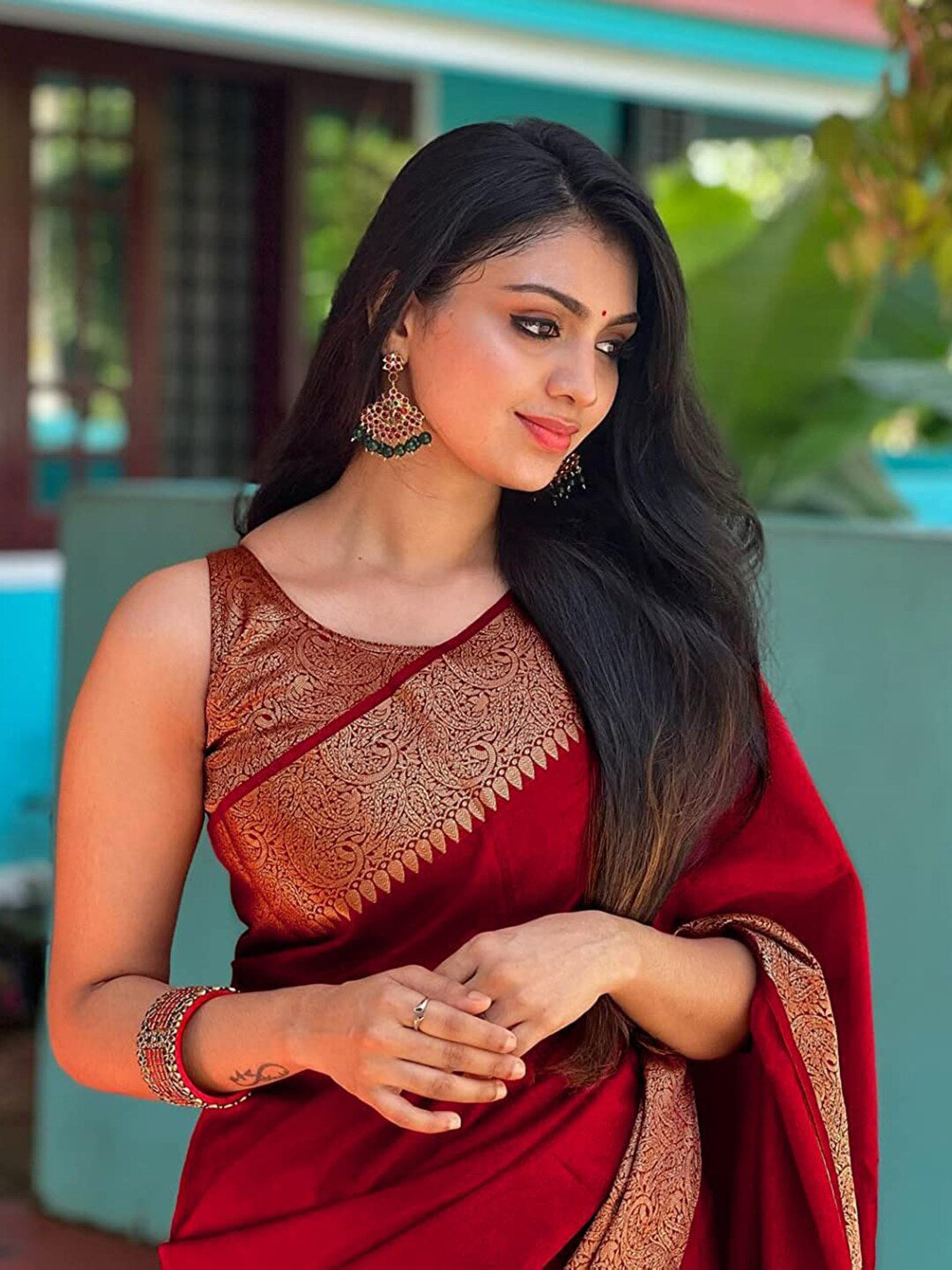 Kalini Ethnic Motif Woven Design Zari Banarasi Saree | Swadesiicart