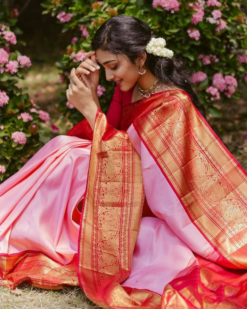 DEIANA'S Beautiful Designer Golden zari Soft Lichi Silk Saree - Baby pink - Swadesiicart