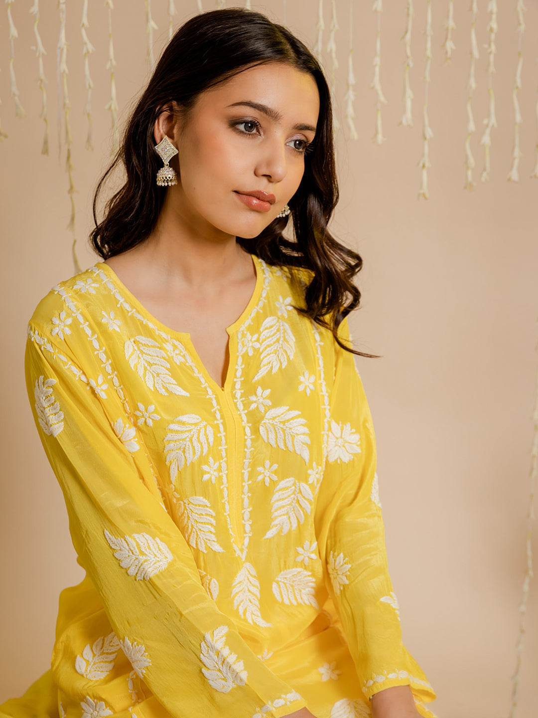 HOUSE OF KARI Floral Embroidered Chikankari Kurta | Swadesiicart