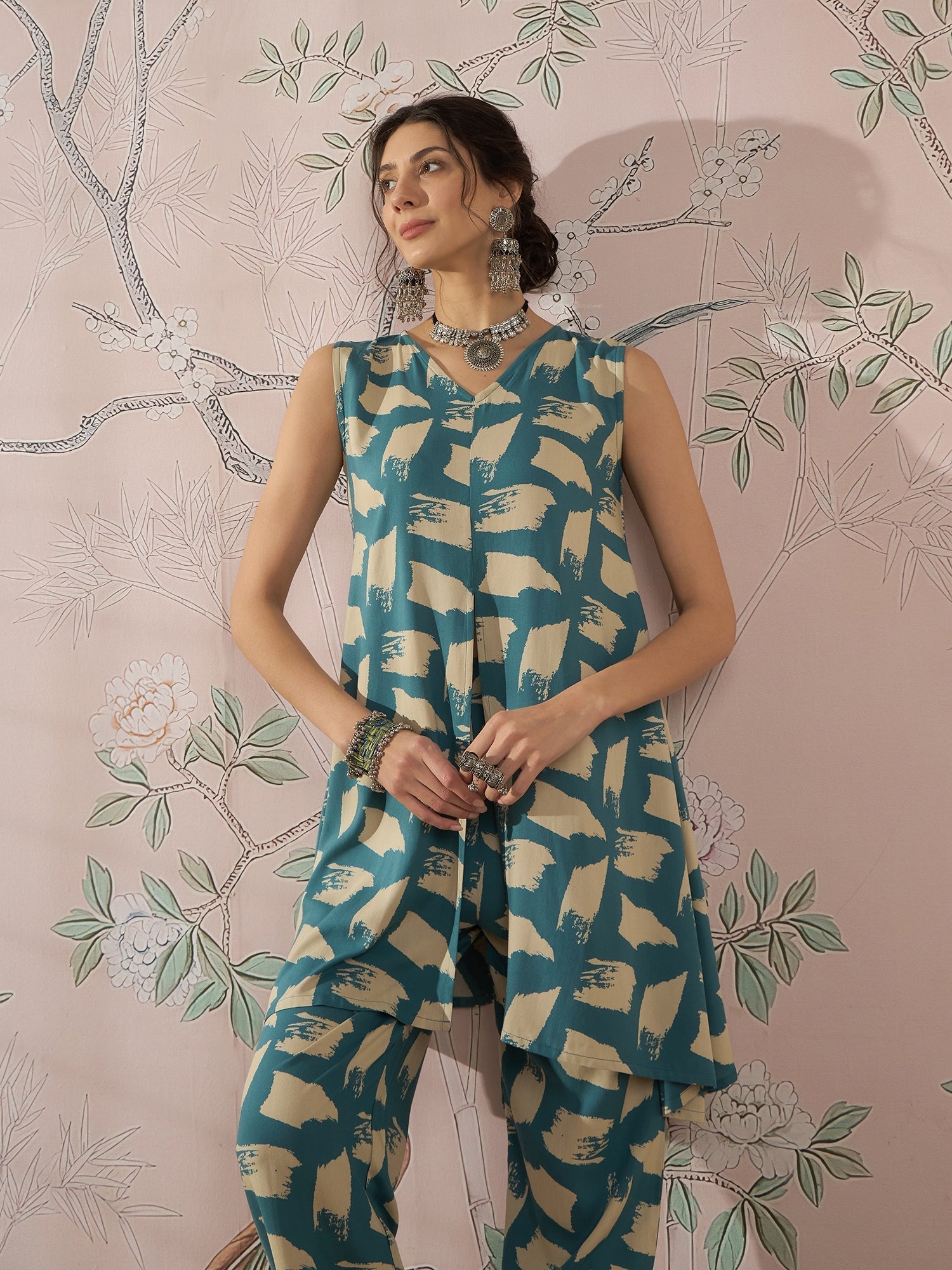 InWeave Marin Teal Beige Slit Kurta Set - Swadesiicart