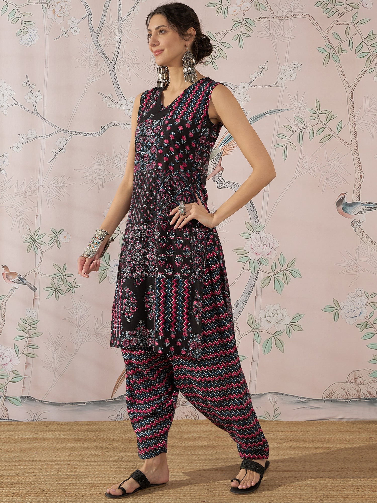 InWeave Black Pink Kurta Dhoti Set - Swadesiicart