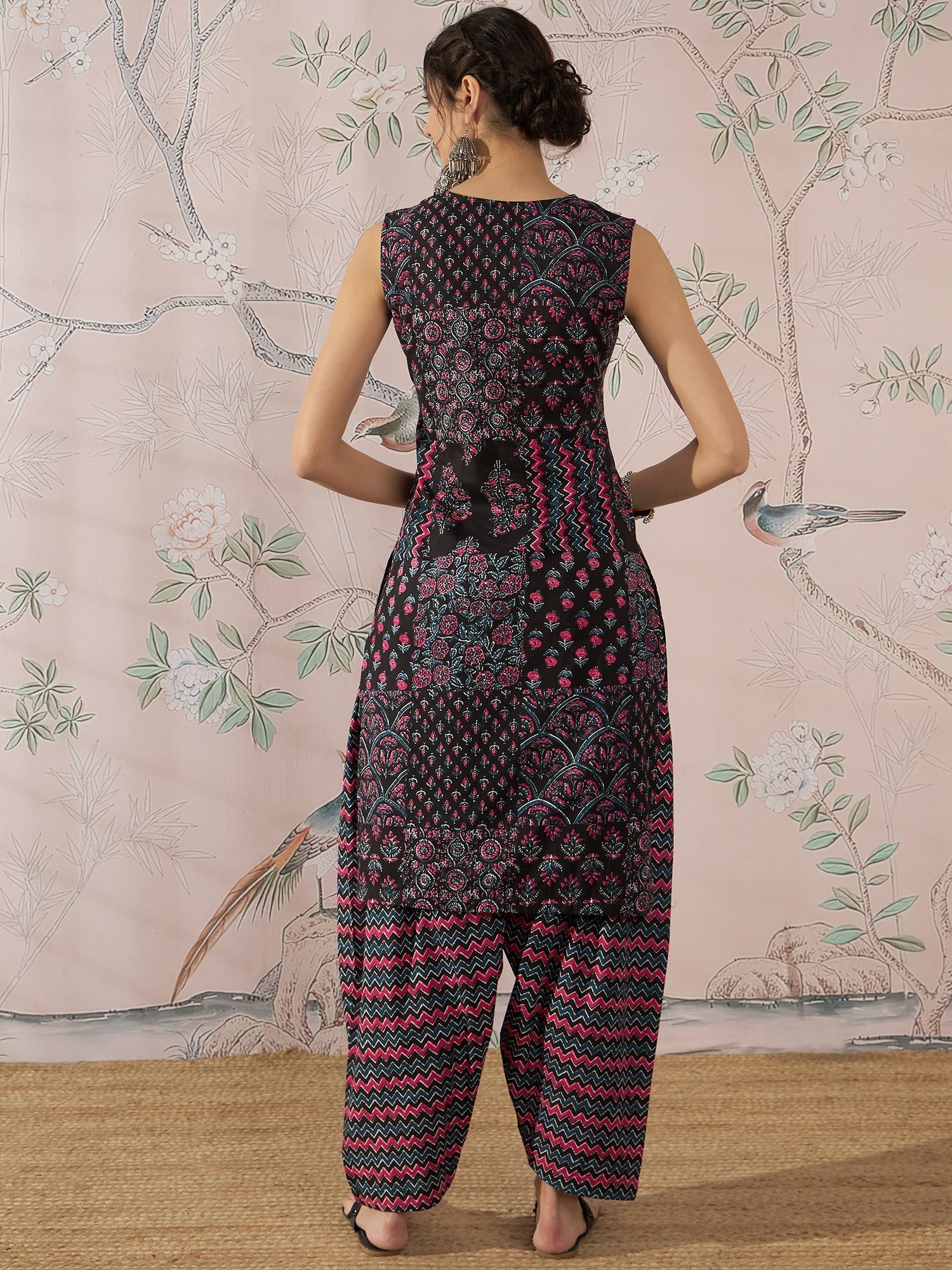 InWeave Black Pink Kurta Dhoti Set - Swadesiicart