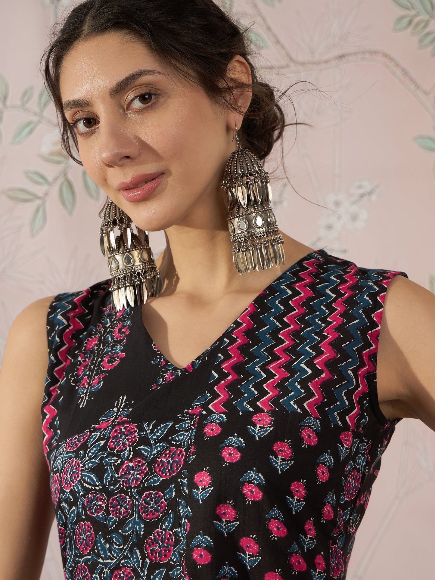 InWeave Black Pink Kurta Dhoti Set - Swadesiicart