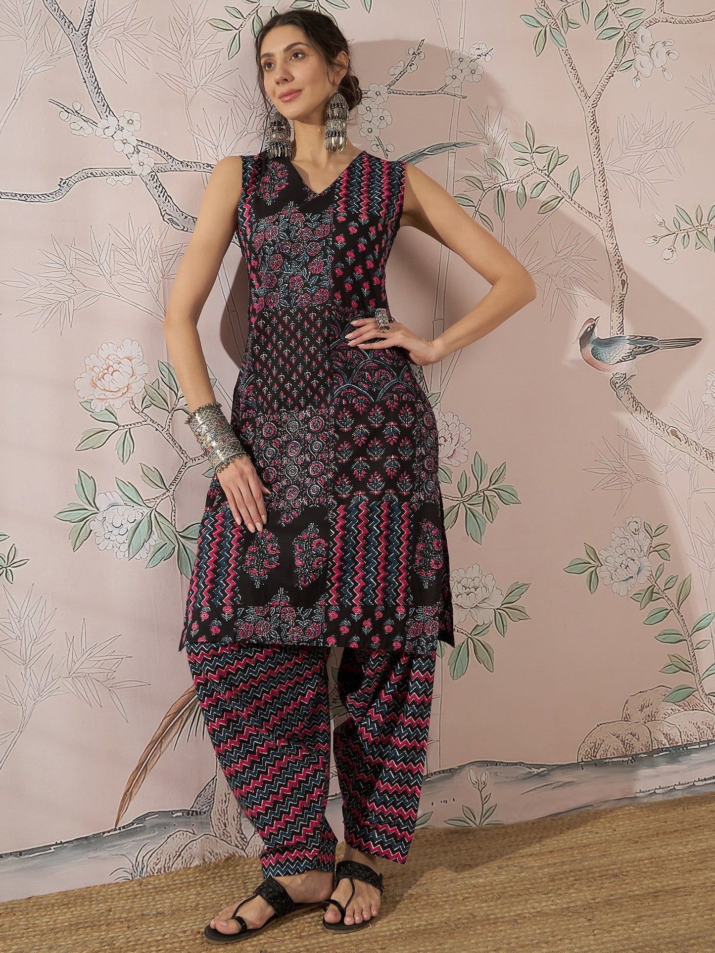 InWeave Black Pink Kurta Dhoti Set - Swadesiicart