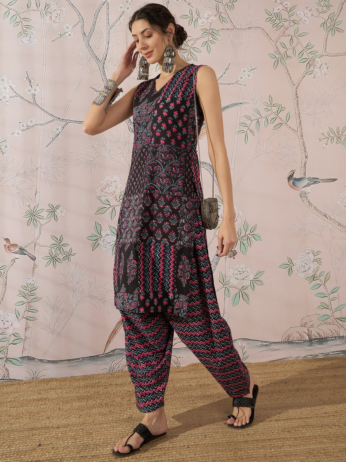 InWeave Black Pink Kurta Dhoti Set - Swadesiicart