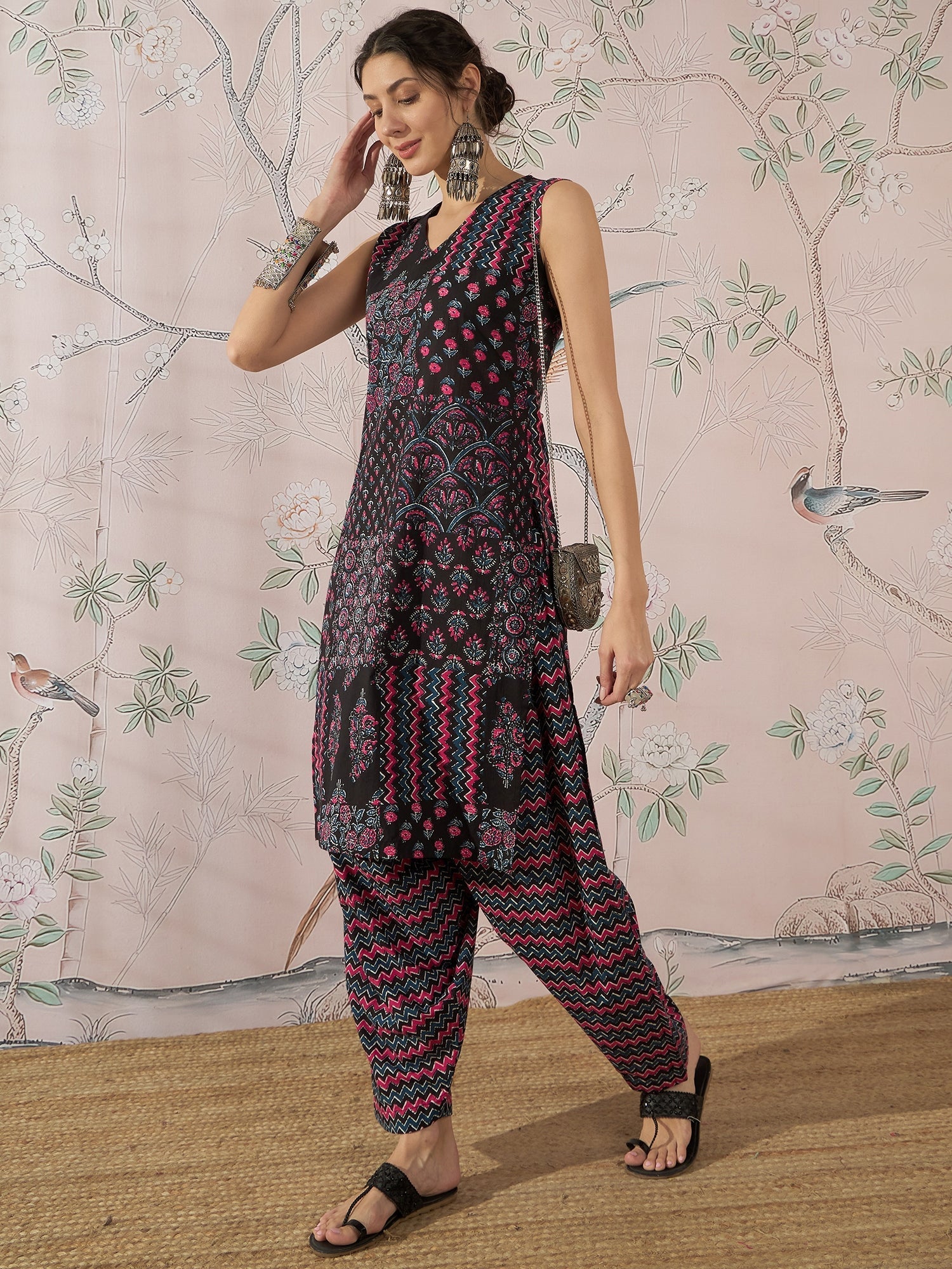 InWeave Black Pink Kurta Dhoti Set - Swadesiicart