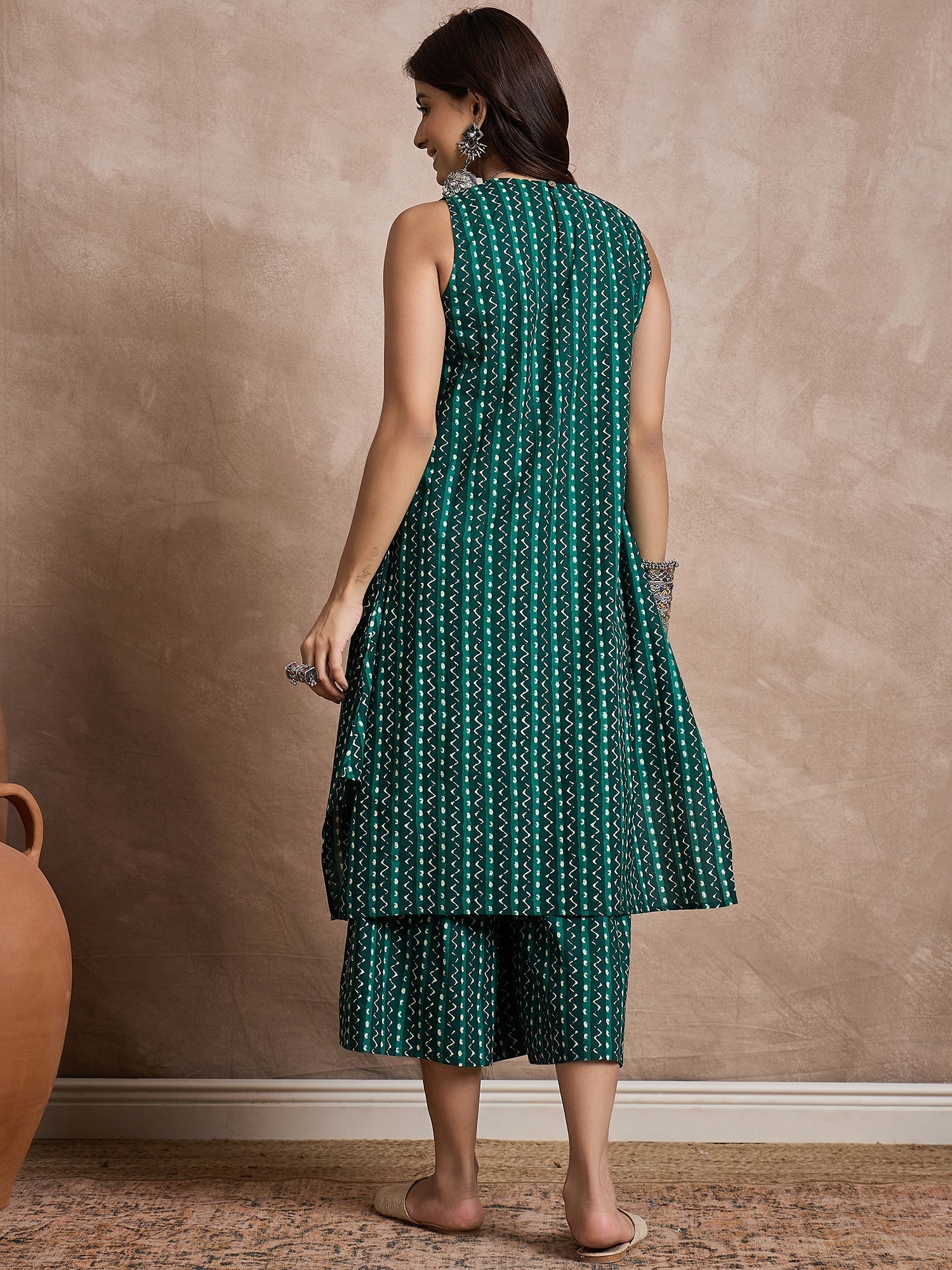 InWeave Teal Zig Zag Round Neck Kurta Set - Swadesiicart