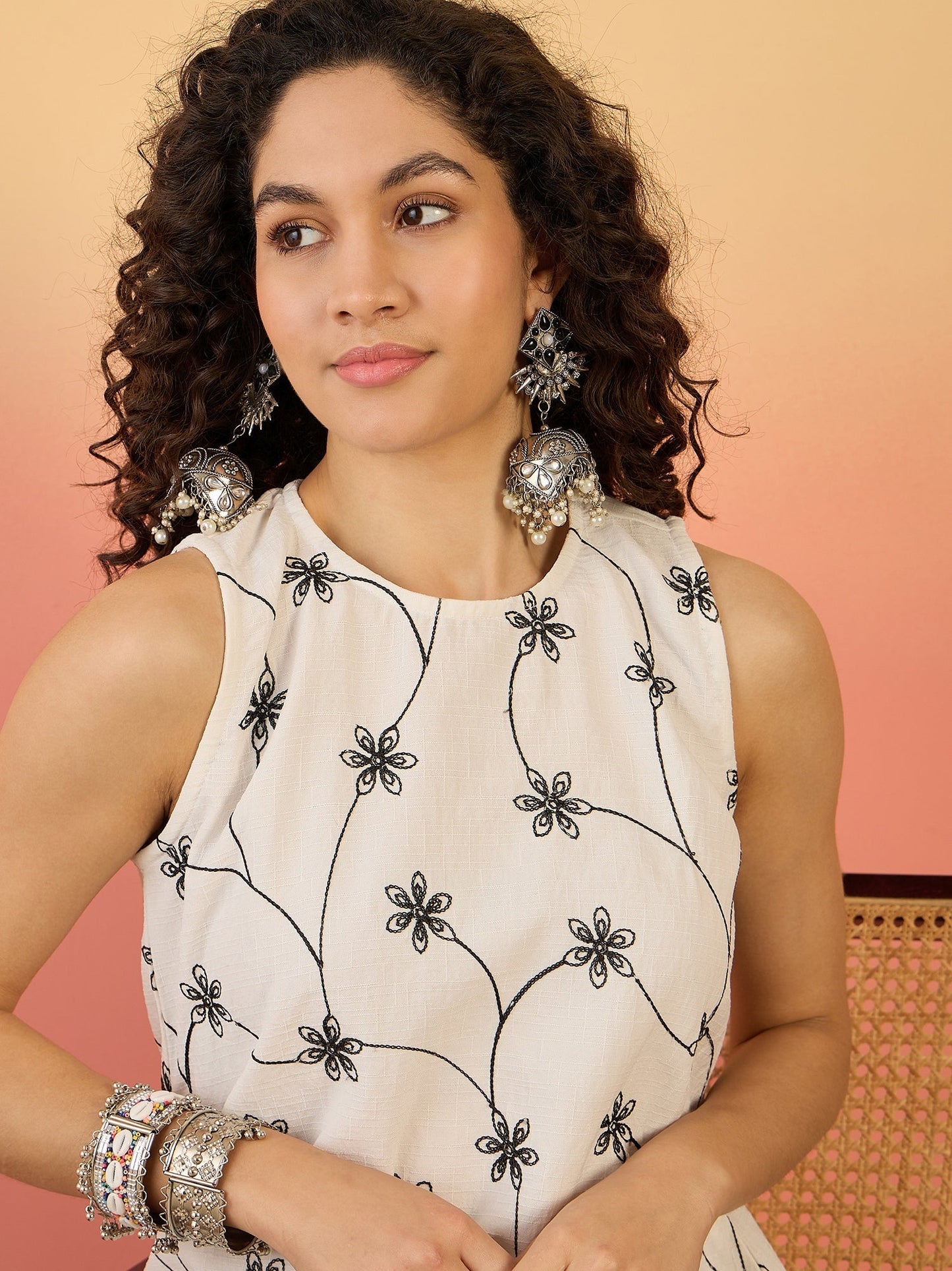 InWeave White Embroidery R Neck Black Set - Swadesiicart