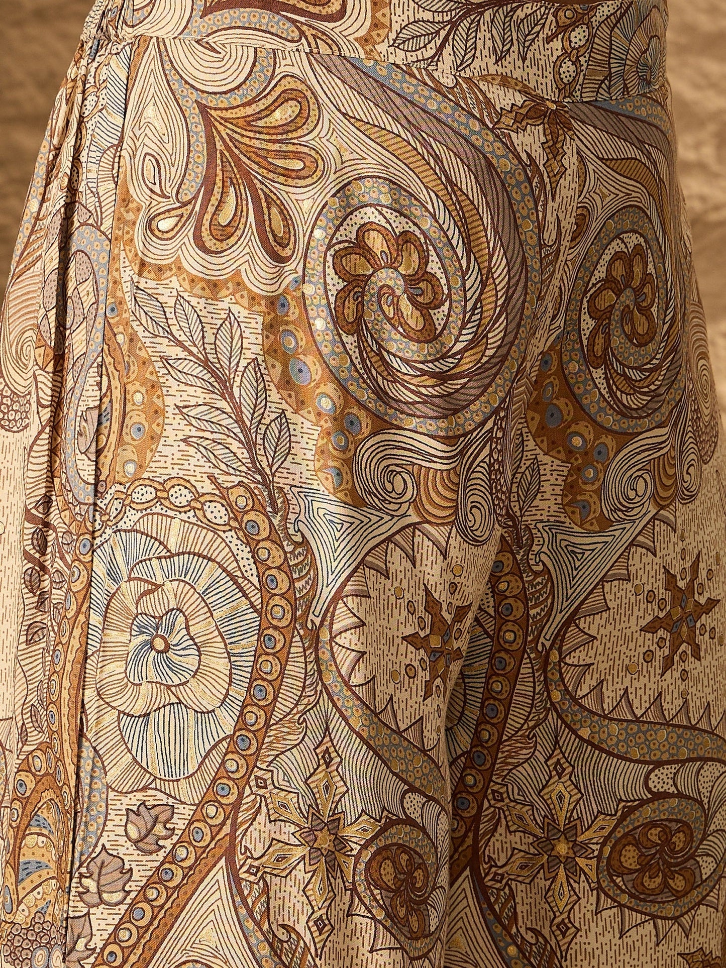InWeave Beige Paisley Flower R Neck Kurta Set - Swadesiicart