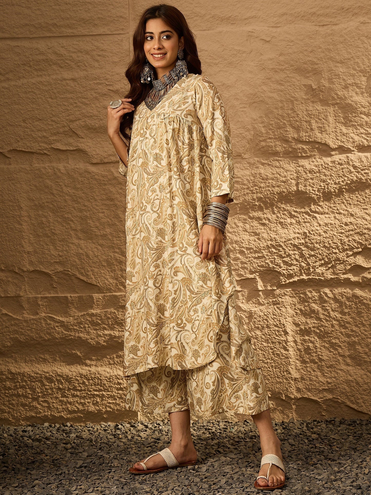 InWeave Off White Swirl V-Flared Kurta Set - Swadesiicart