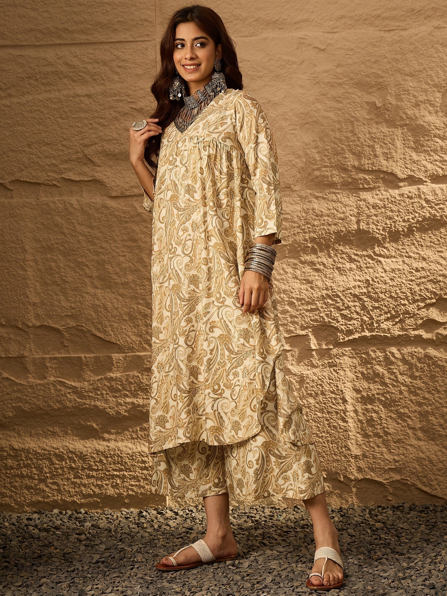 InWeave Off White Swirl V-Flared Kurta Set - Swadesiicart