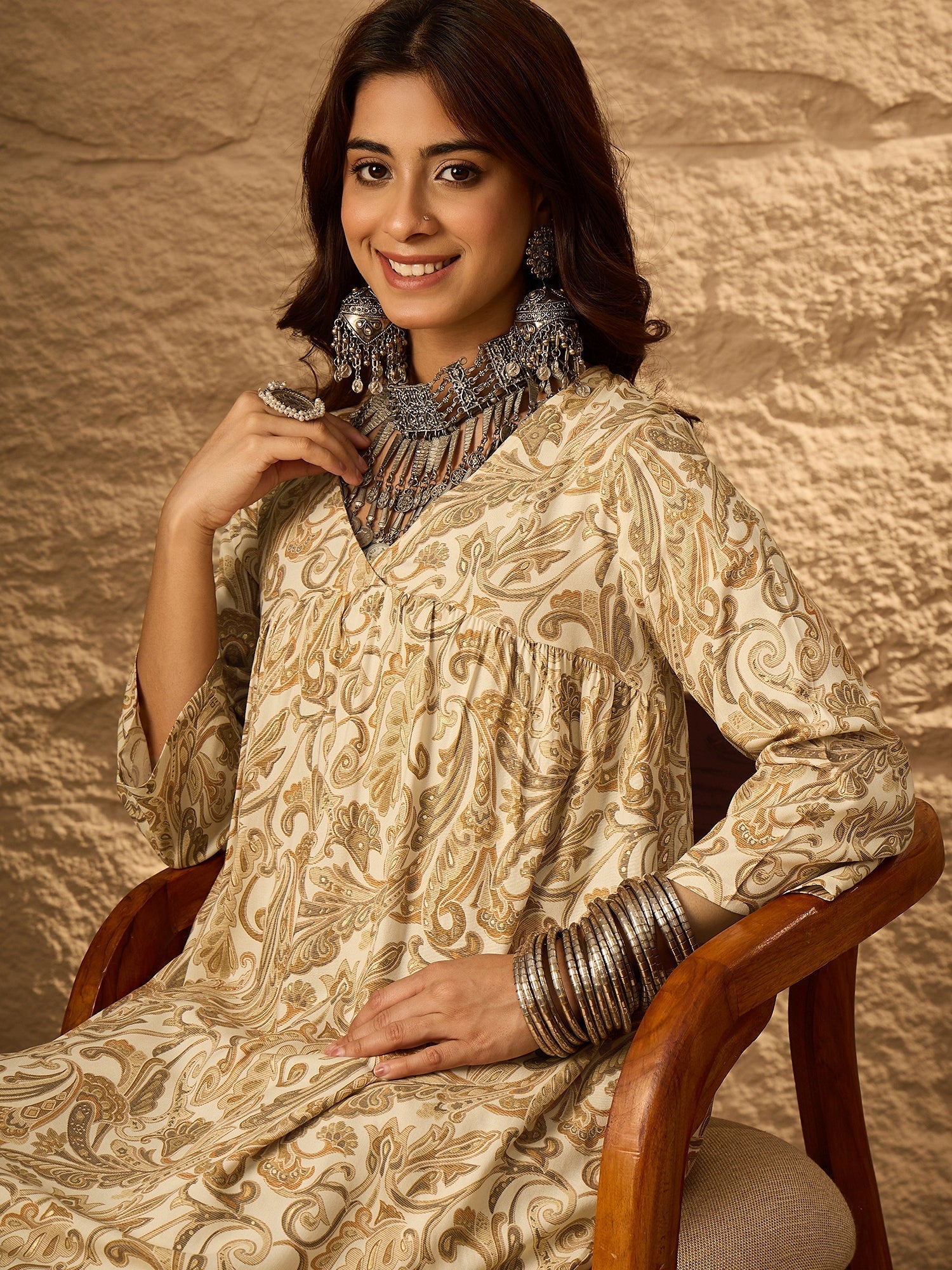 InWeave Off White Swirl V-Flared Kurta Set - Swadesiicart