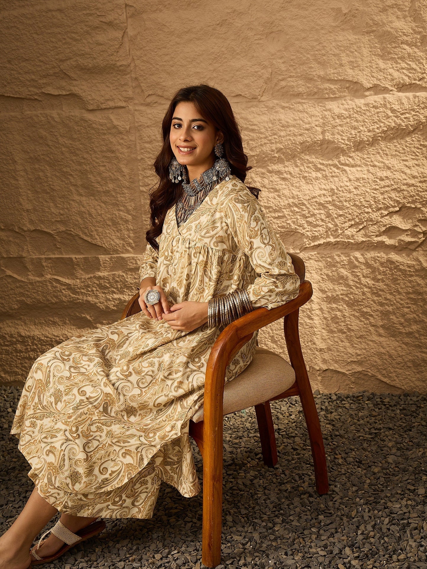 InWeave Off White Swirl V-Flared Kurta Set - Swadesiicart