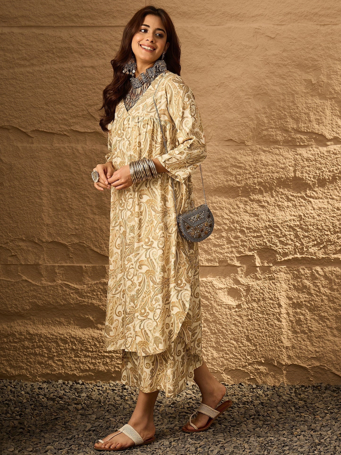 InWeave Off White Swirl V-Flared Kurta Set - Swadesiicart