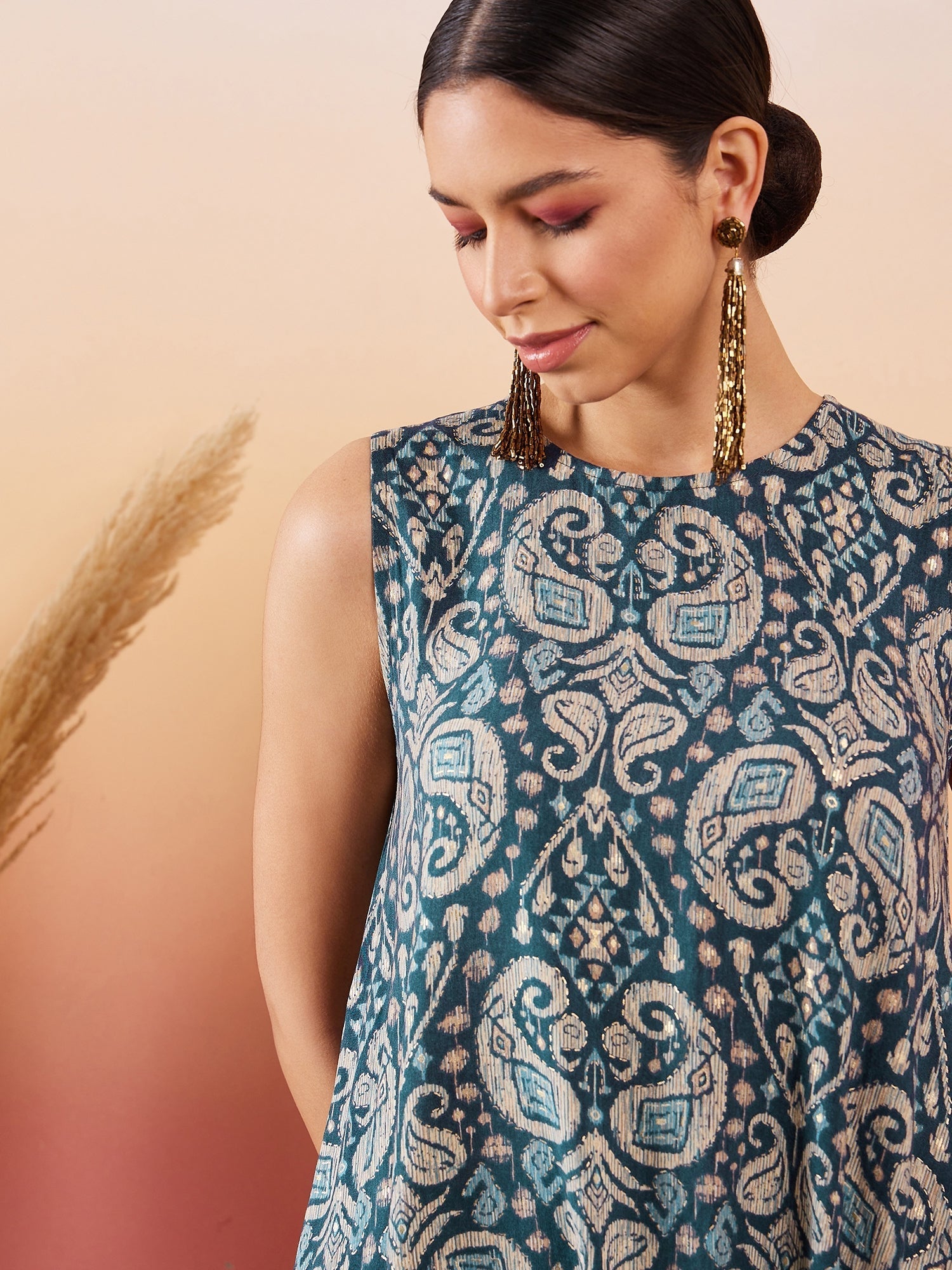 InWeave Slate Grey Paisley Round Neck Kurta Short Palazzo Set - Swadesiicart