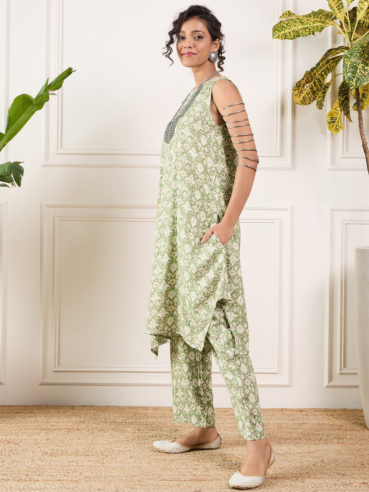 InWeave Apple Green Ikkat Print Foil Round Neck Kurta Pant Set - Swadesiicart
