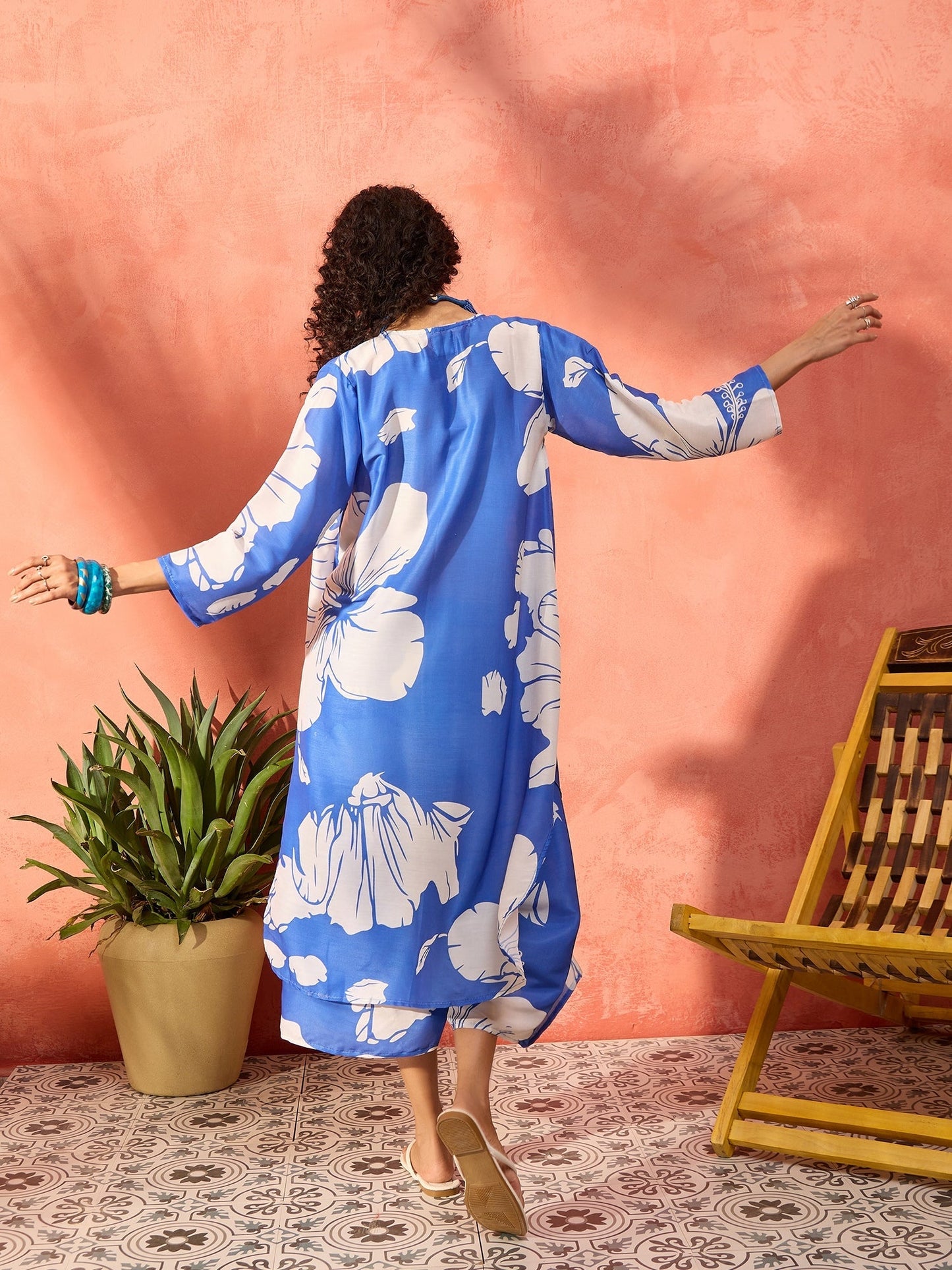 InWeave Azure Blue Hibiscus Kurta Set - Swadesiicart