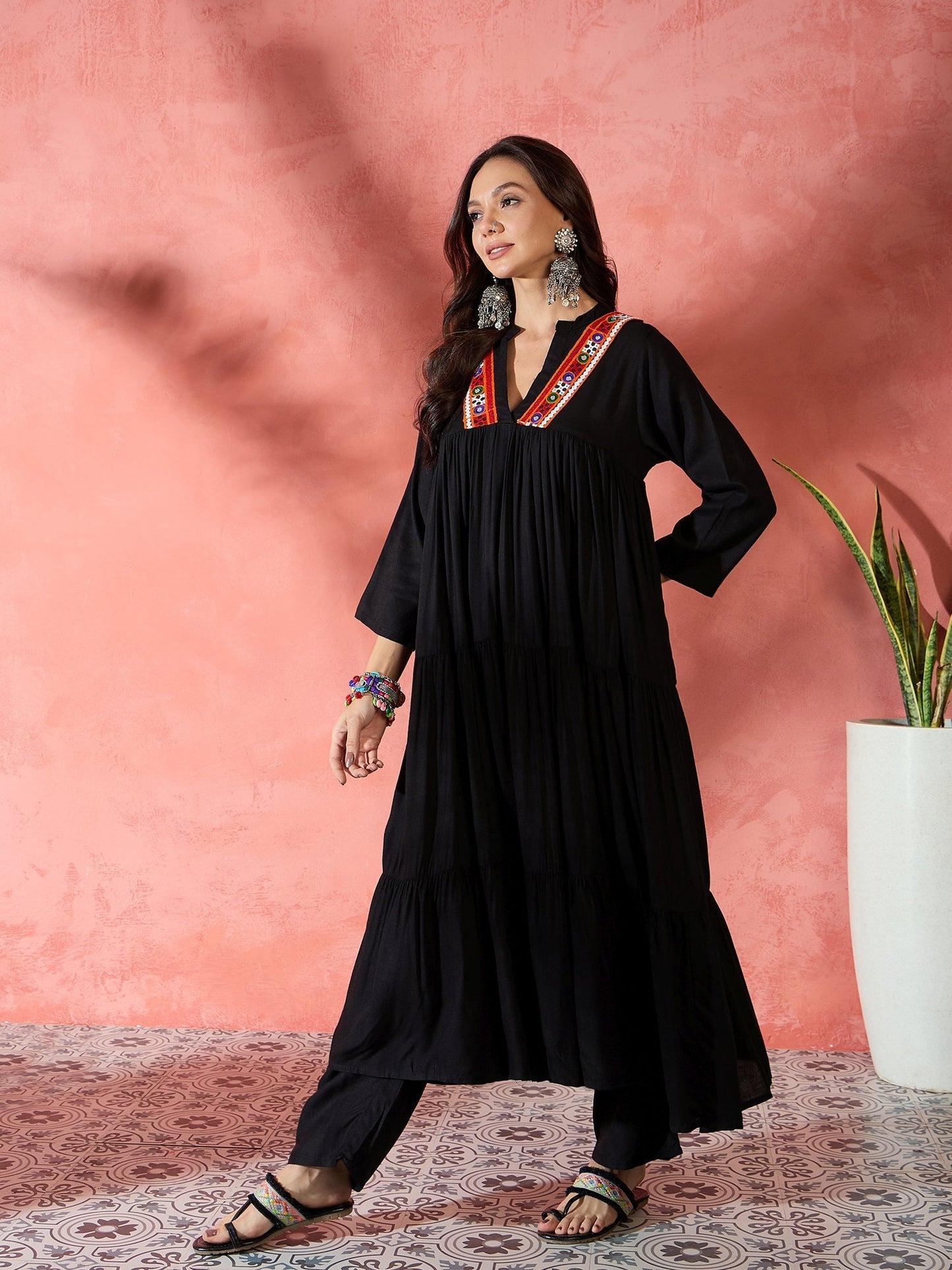 InWeave Black Solid Flared Lace Kurta Pant Set - Swadesiicart