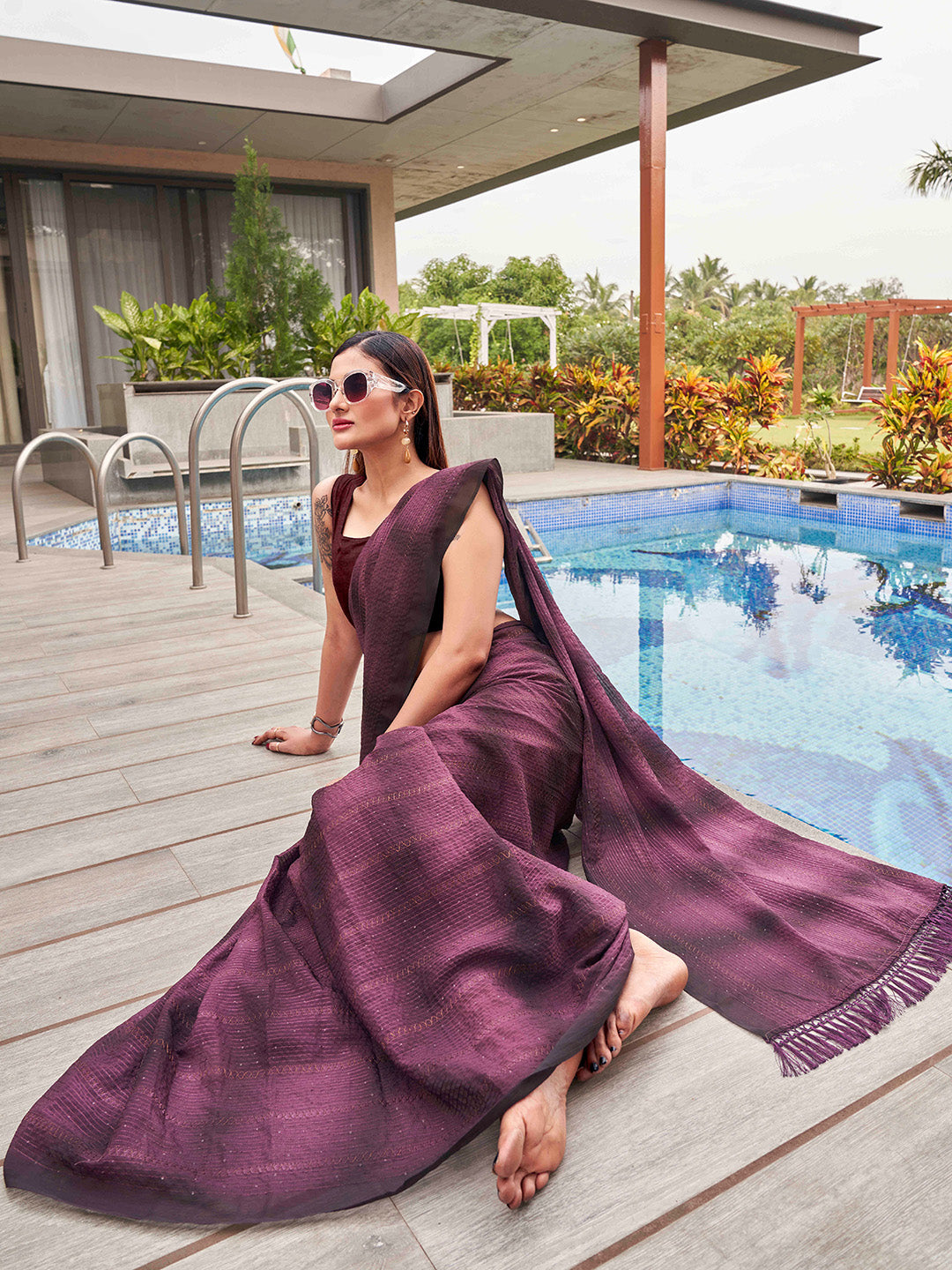 Tikhi Imli Woven Design Embellished Sequinned Saree With Tassles | Swadesiicart