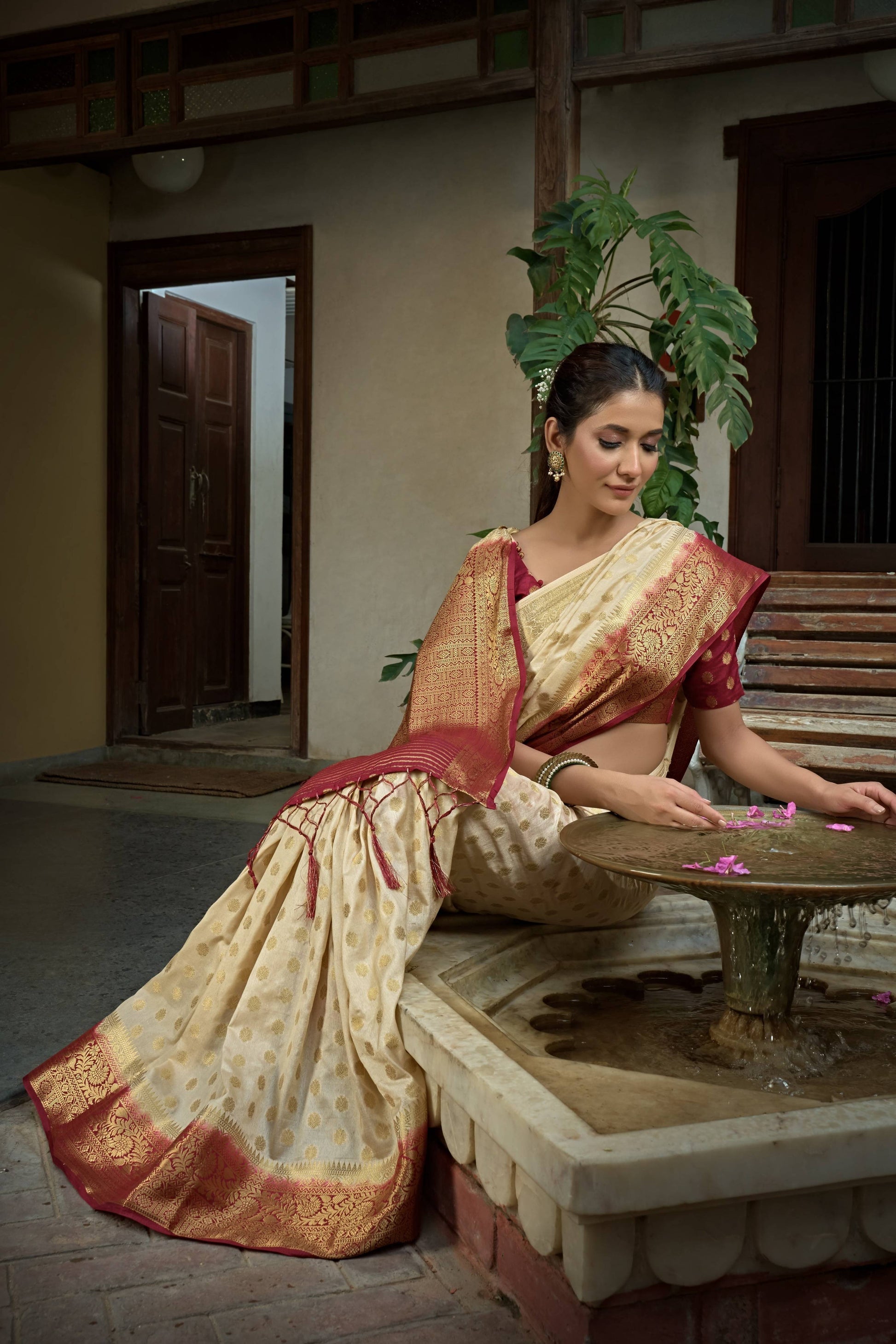 Vardha Cream White Golden Zari Banarasi Raw Silk Saree | Swadesiicart