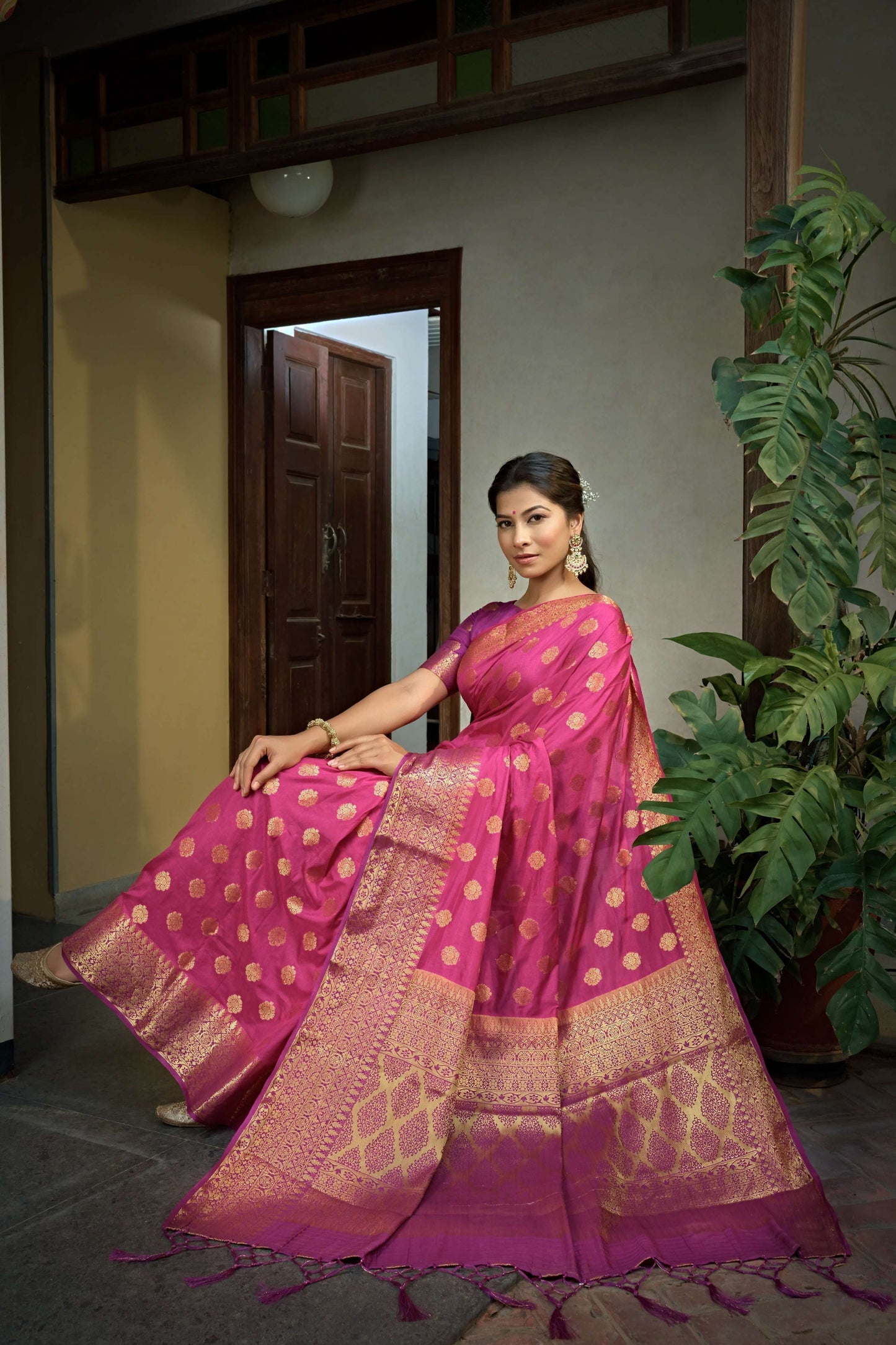 Vardha Cerise Pink Golden Zari Banarasi Raw Silk Saree | Swadesiicart