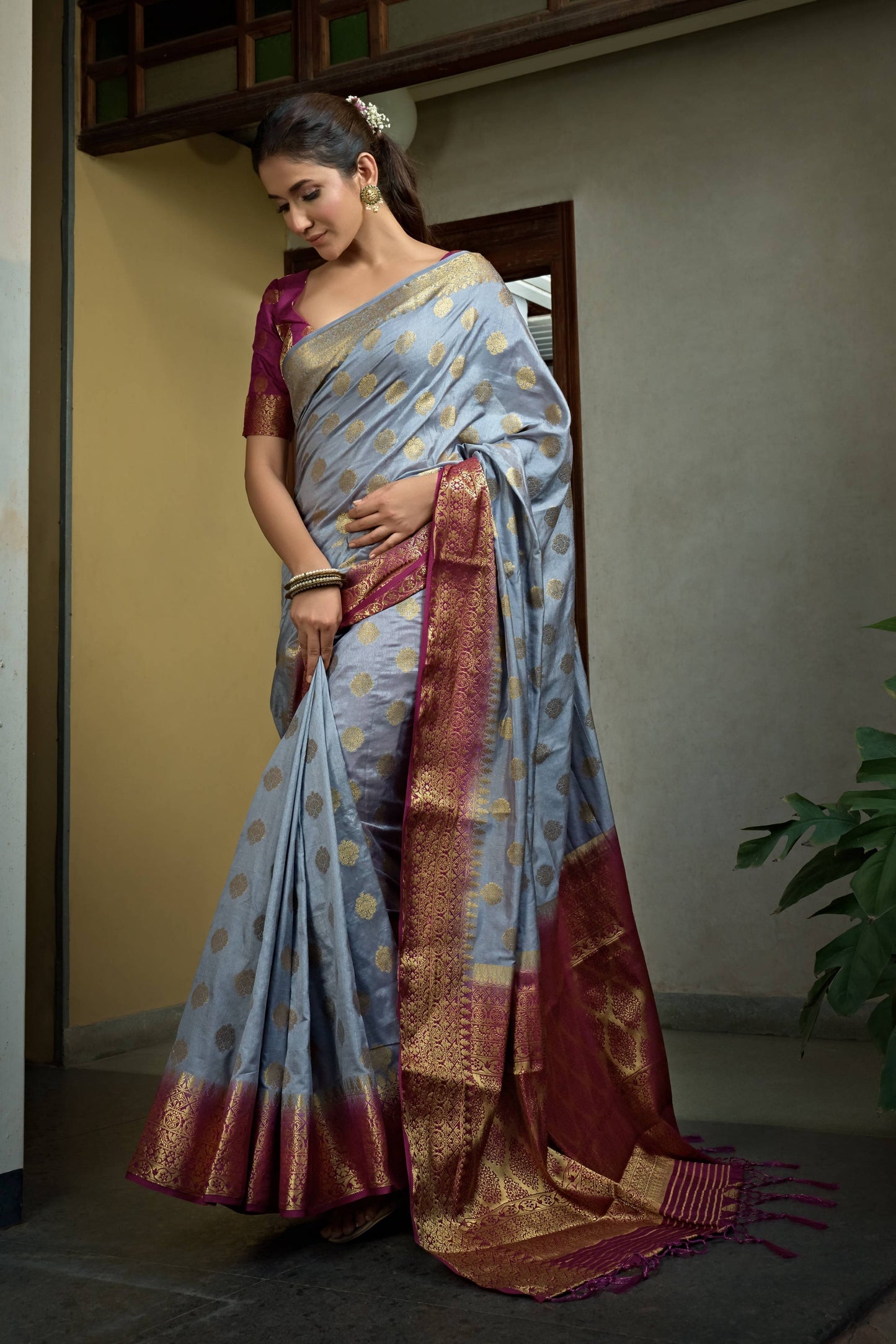 Vardha Royal Grey Golden Zari Banarasi Raw Silk Saree | Swadesiicart