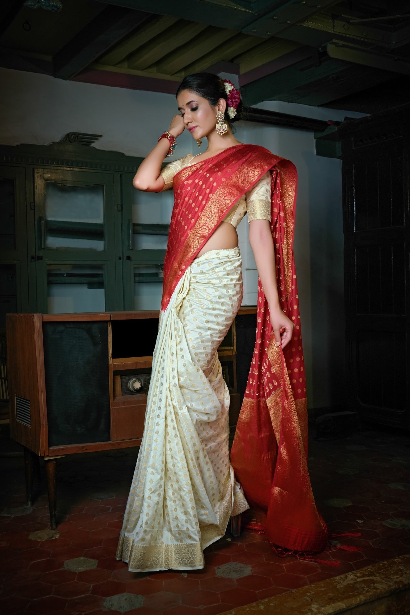 Vardha Rose Red-Ivory White Golden Zari Banarasi Raw Silk Saree | Swadesiicart