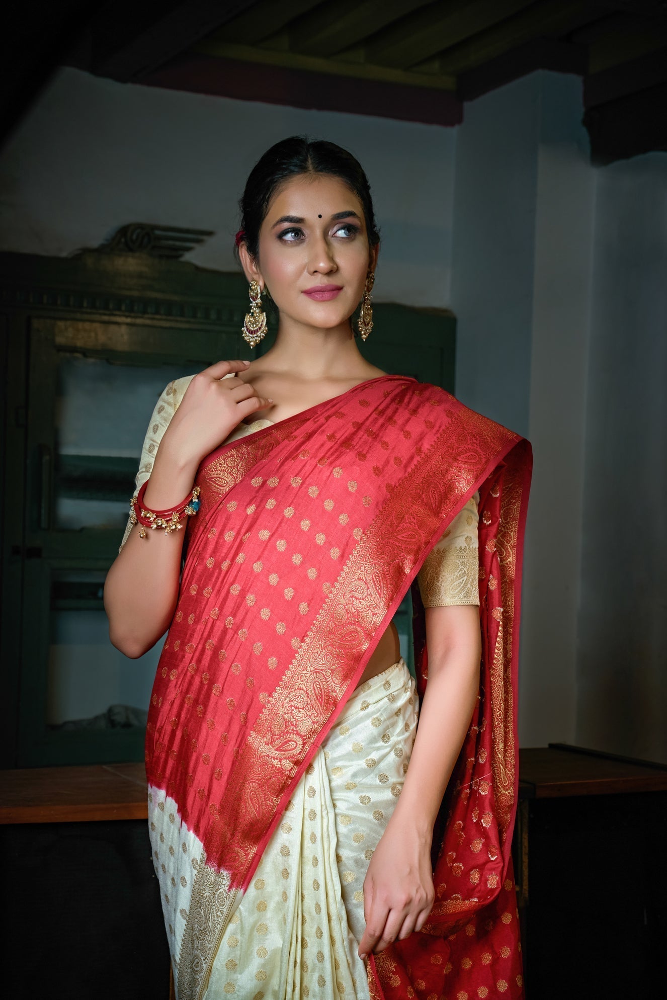 Vardha Rose Red-Ivory White Golden Zari Banarasi Raw Silk Saree | Swadesiicart