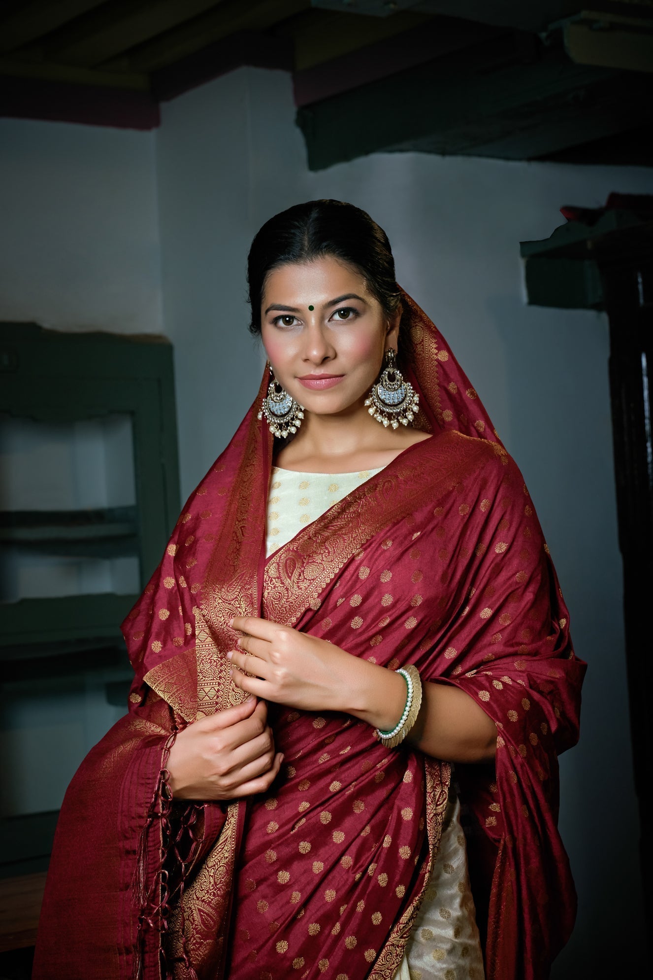 Vardha Maroon Red-Ivory White Golden Zari Banarasi Raw Silk Saree | Swadesiicart