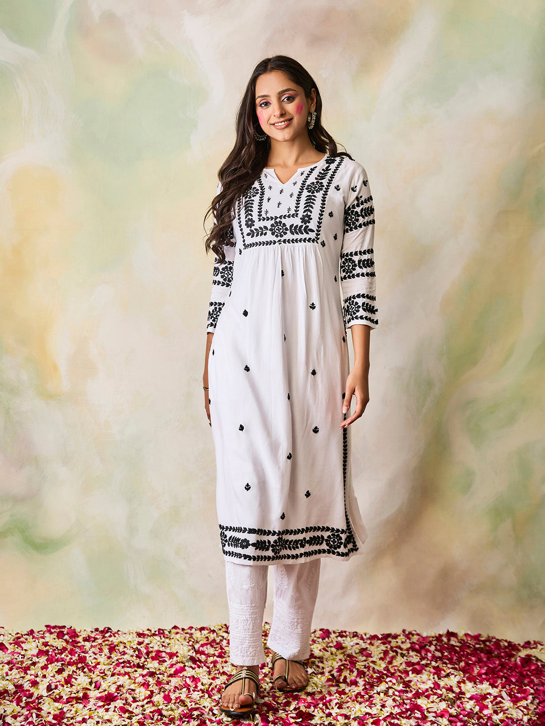 HOUSE OF KARI Notched Neck Floral Embroidered Chikankari Cotton Kurta | Swadesiicart