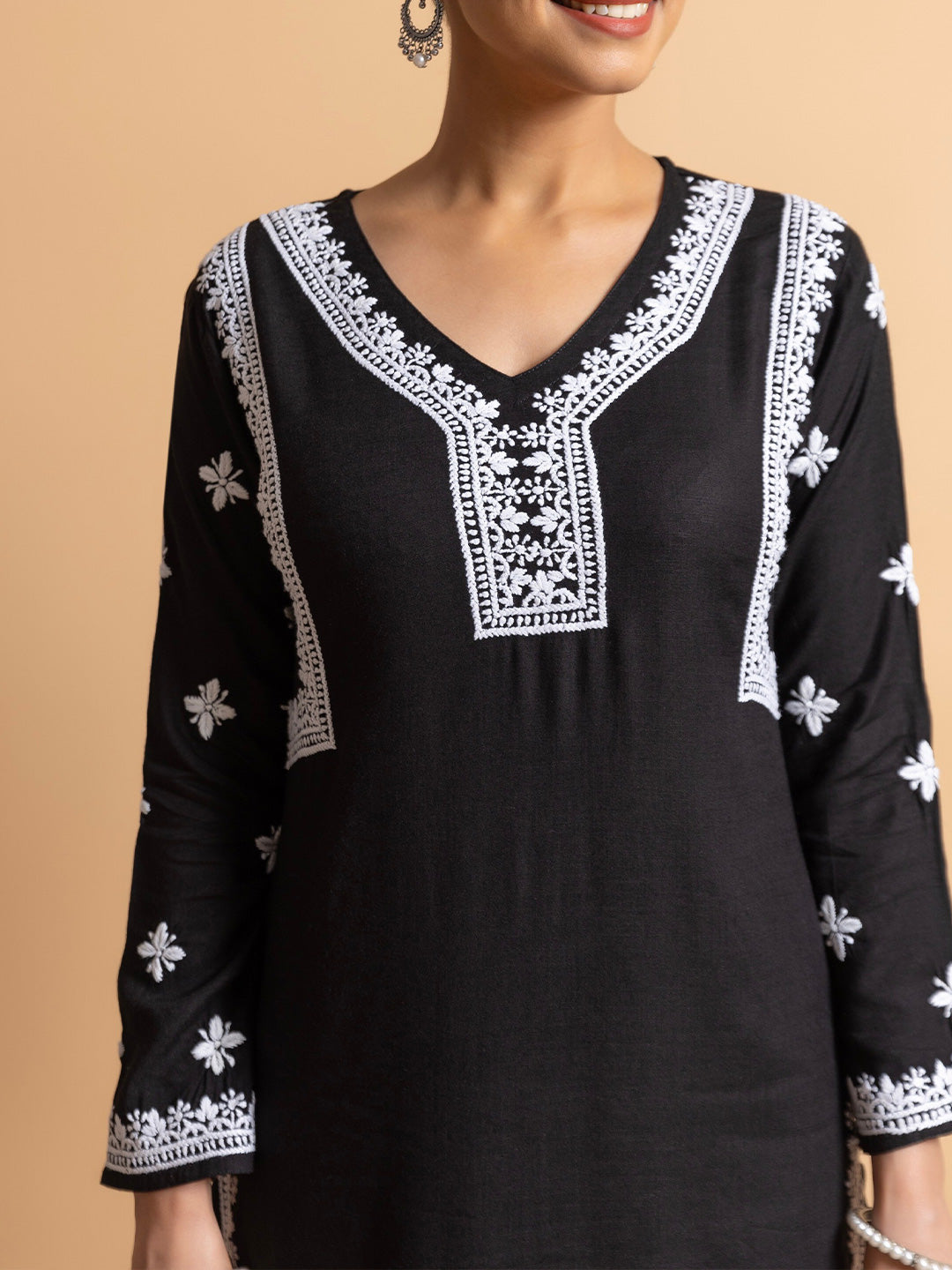 HOUSE OF KARI Floral Embroidered Chikankari Kurta With Trouser | Swadesiicart