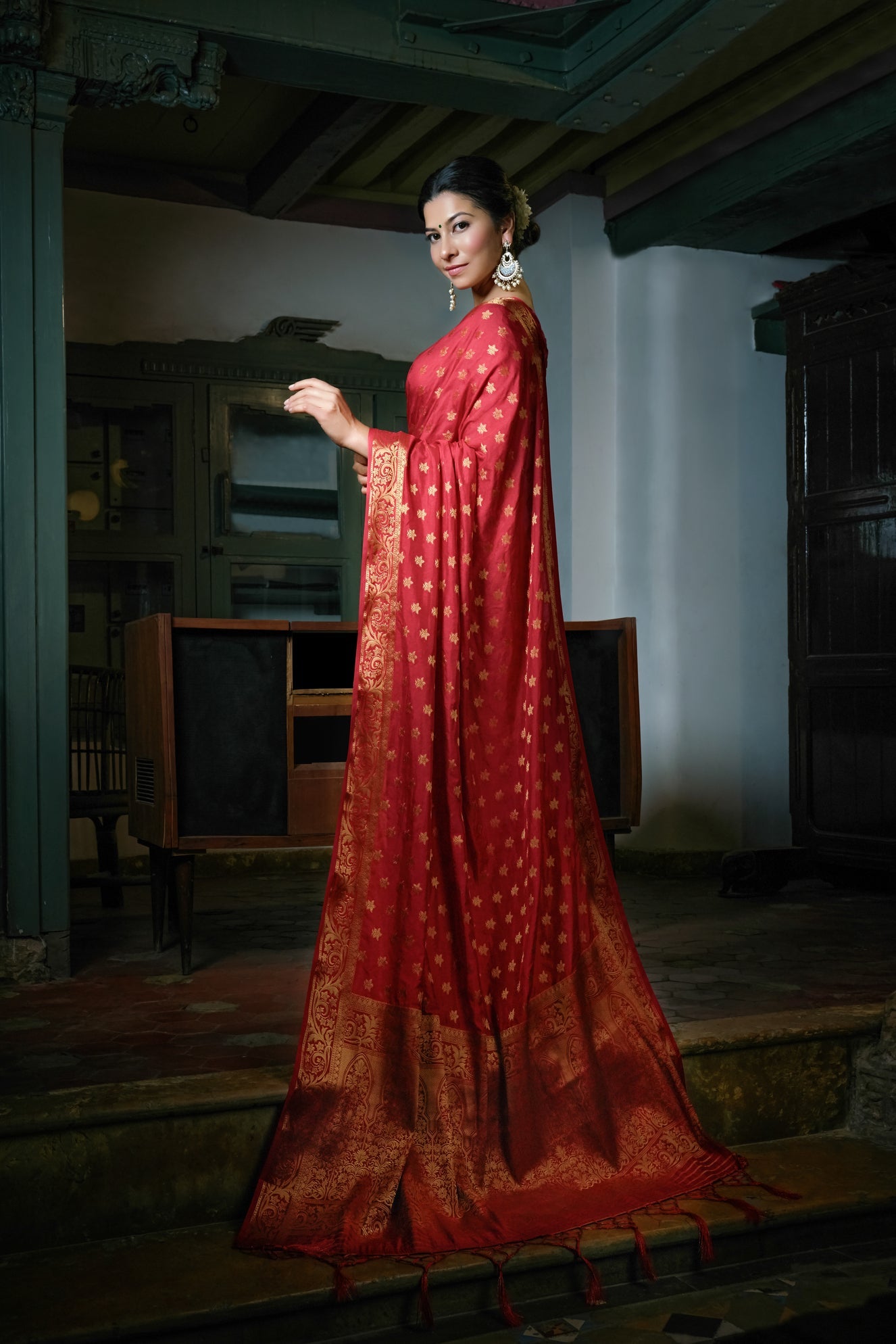 Vardha Ruby Red-Peach Golden Zari Banarasi Raw Silk Saree | Swadesiicart